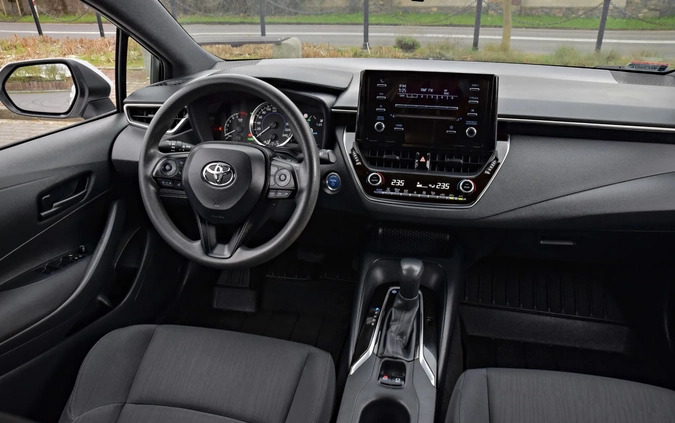 Toyota Corolla cena 63900 przebieg: 230000, rok produkcji 2019 z Boguchwała małe 529